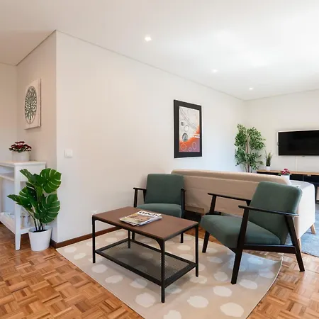 Host Wise - Bright And Elegant Urban Flat With Balcony Apartamento